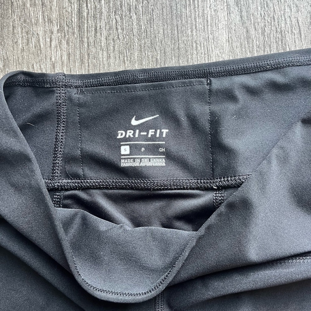Nike Dri-FIT Black Leggings - Picture 3 of 5